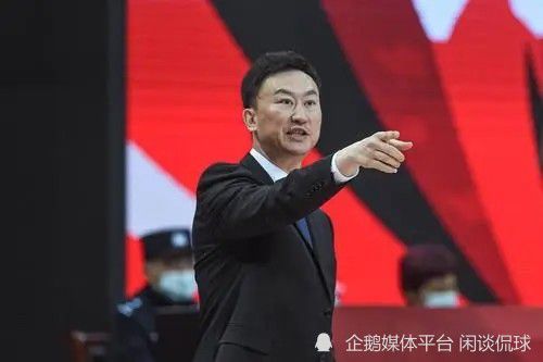 图赫尔和拜仁体育总监弗洛因德上周五尝试通过视频通话劝说他。